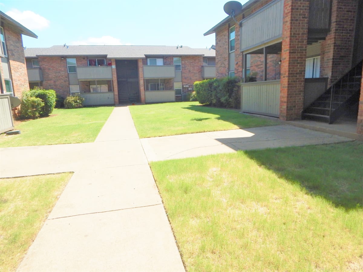 Photos and Video of Quail Ridge Apartments in Ft. Worth, TX